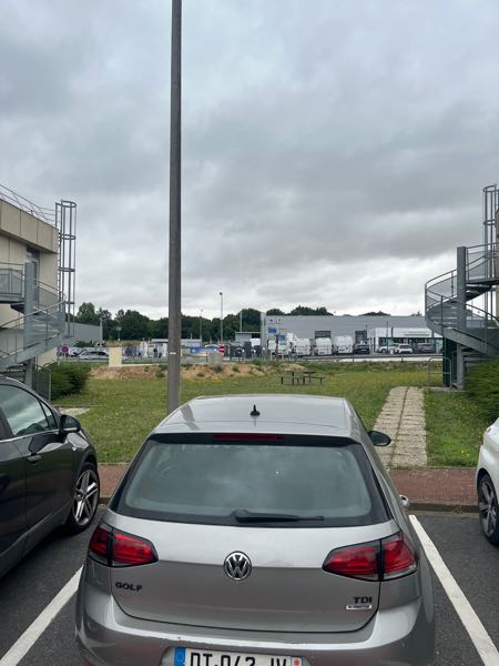 Volkswagen Golf VII 1.6 TDI 105 BLUEMOTION CONFORTLINE BUSINESS DSG7 3P