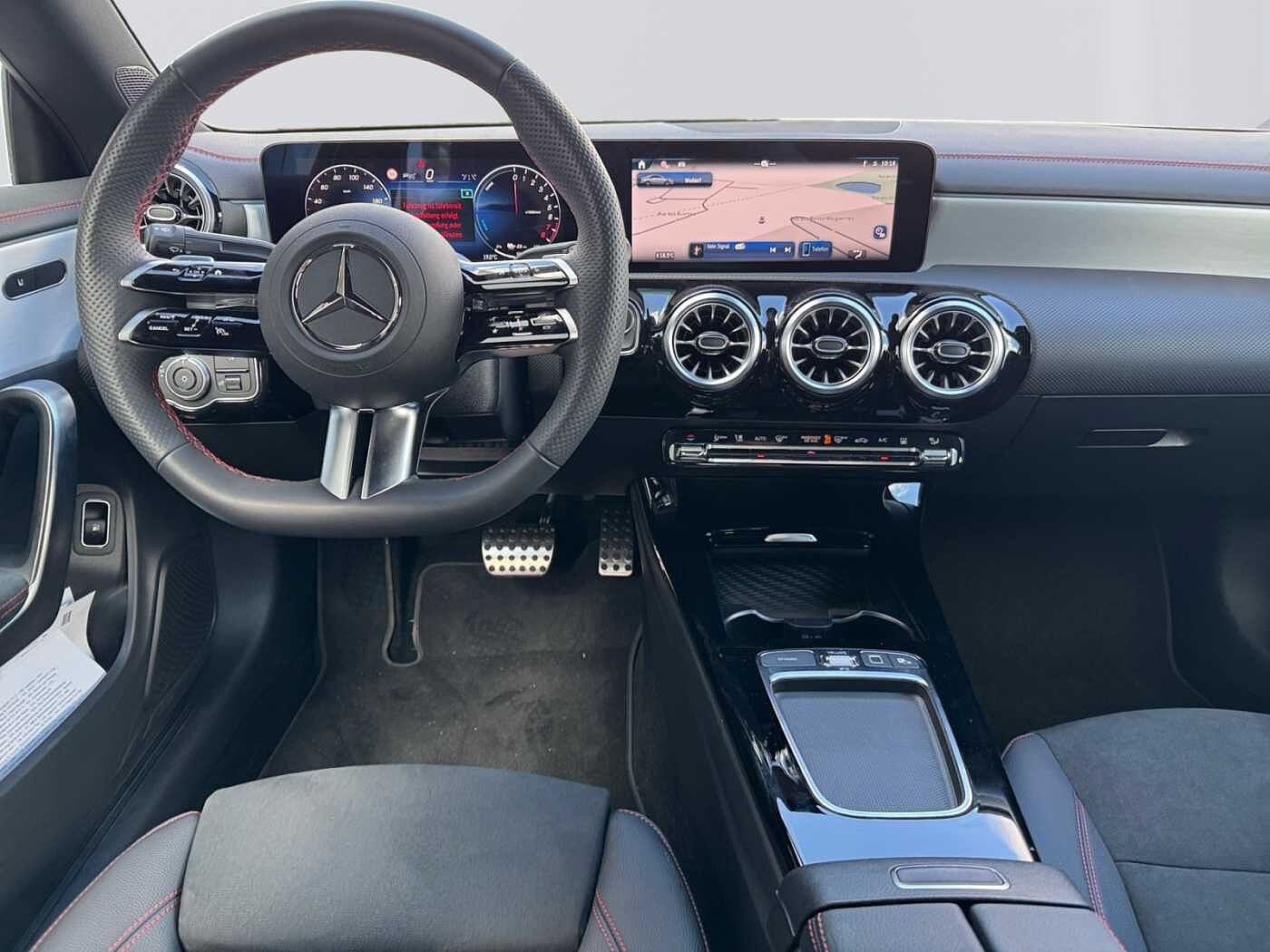 Mercedes-Benz CLA 250  e Coupé AMG Line