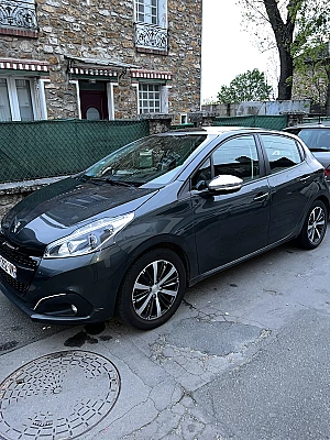 Peugeot 208 (2) 1.2 PURETECH 82 ALLURE 5P