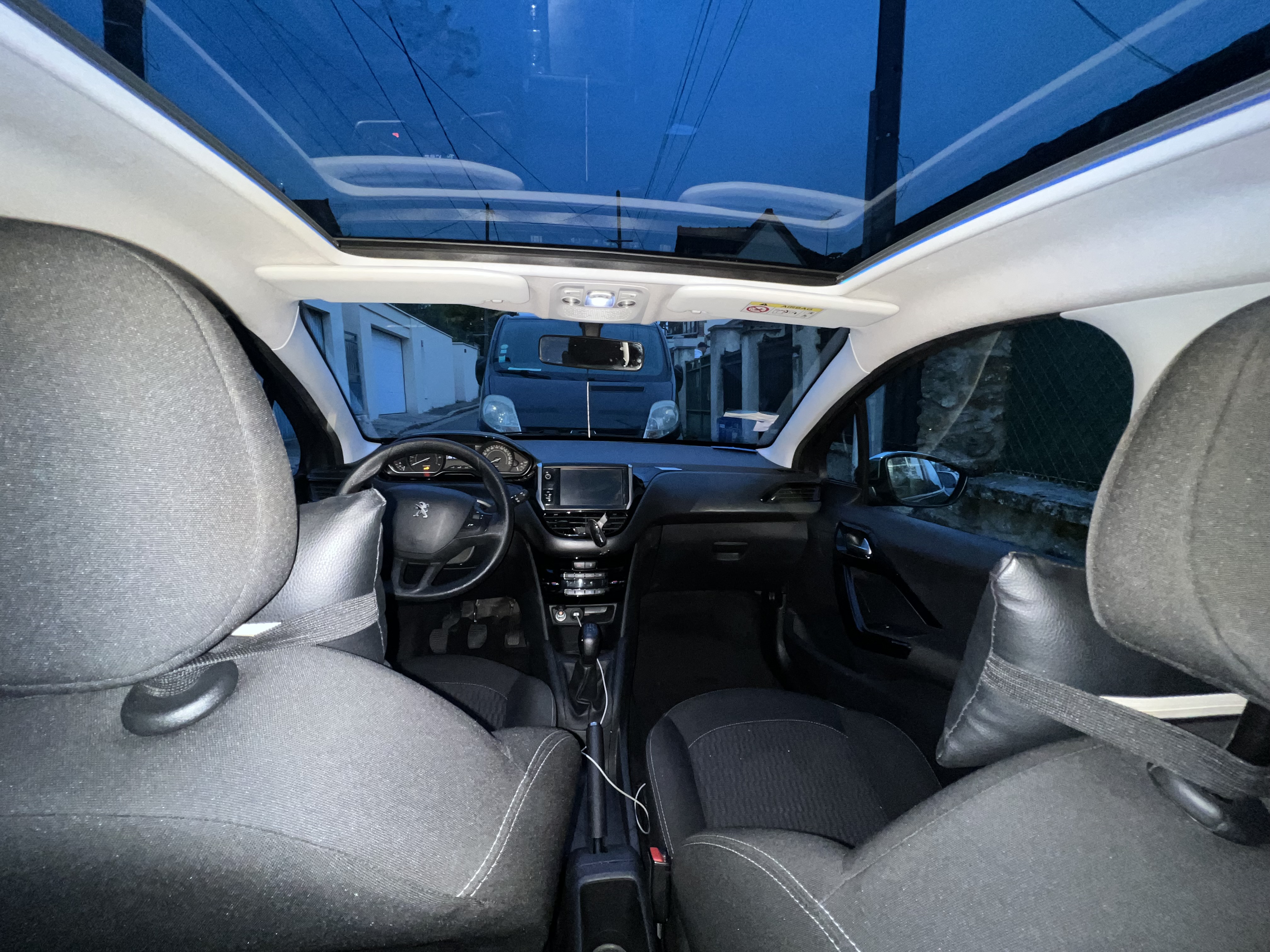 Peugeot 208 (2) 1.2 PURETECH 82 ALLURE 5P