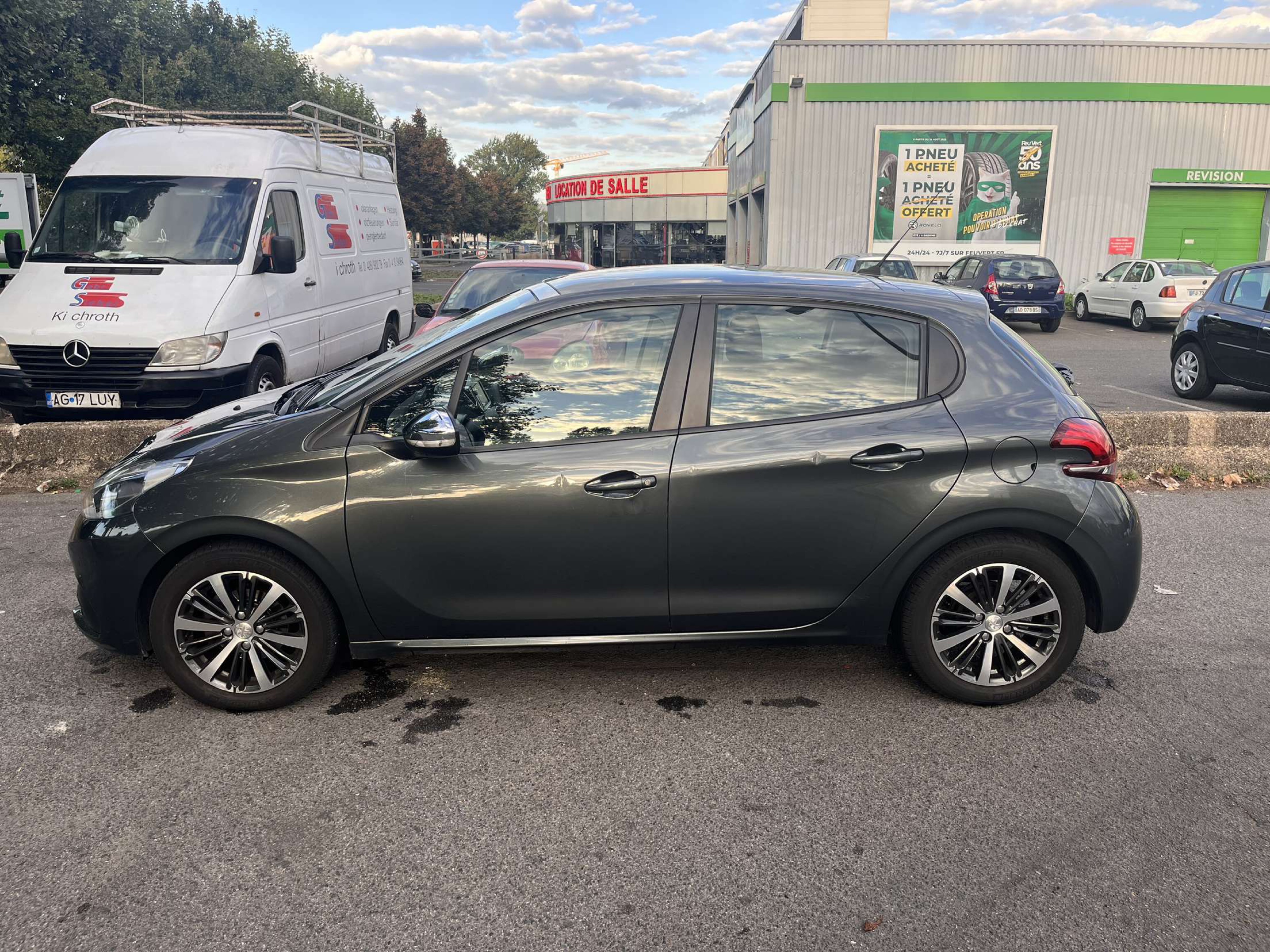 Peugeot 208 (2) 1.2 PURETECH 82 ALLURE 5P