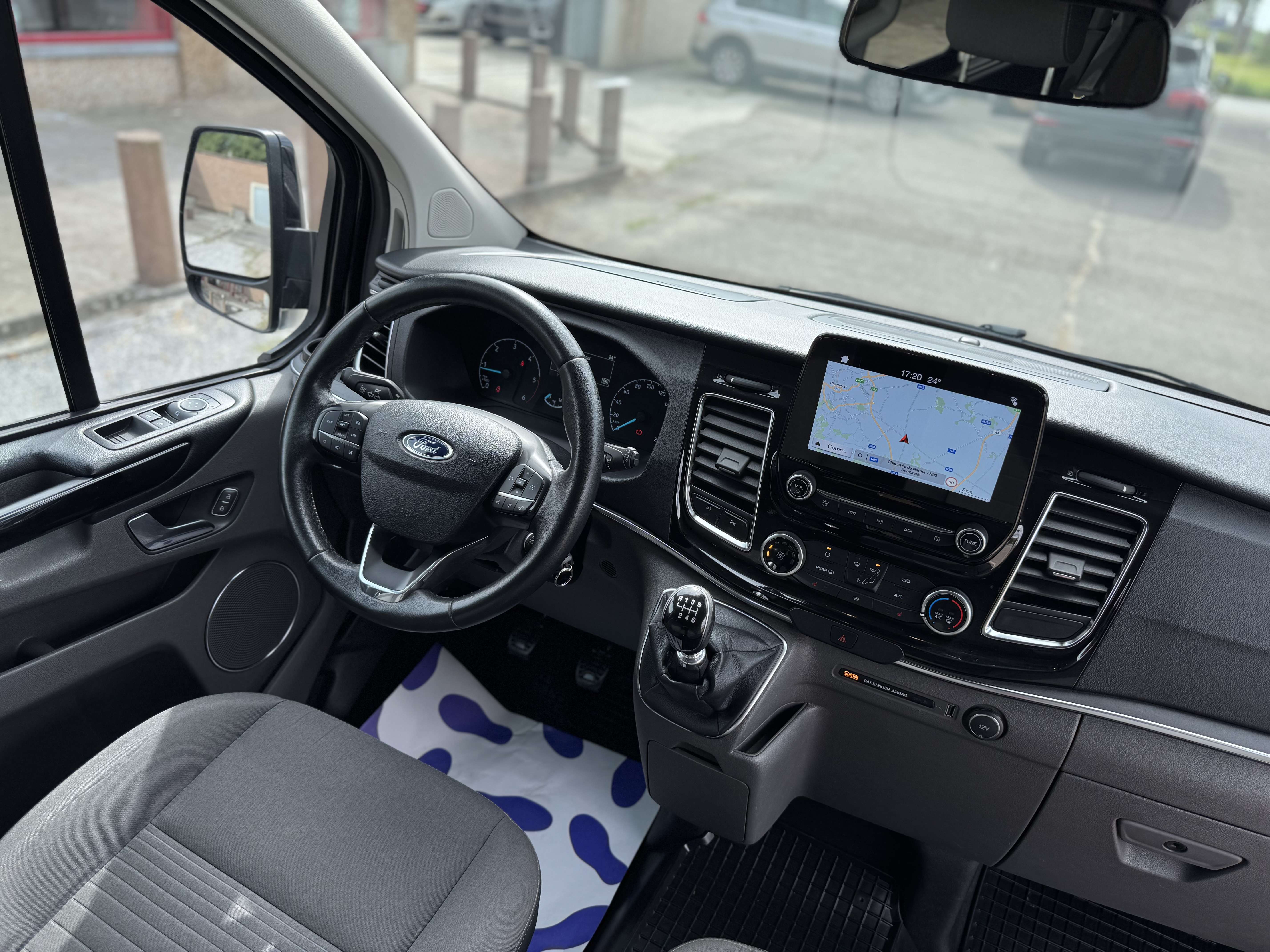 Ford Tourneo Custom 2.O  TITANIUM 9PLACES CAM LED GPS GARANTIE1AN