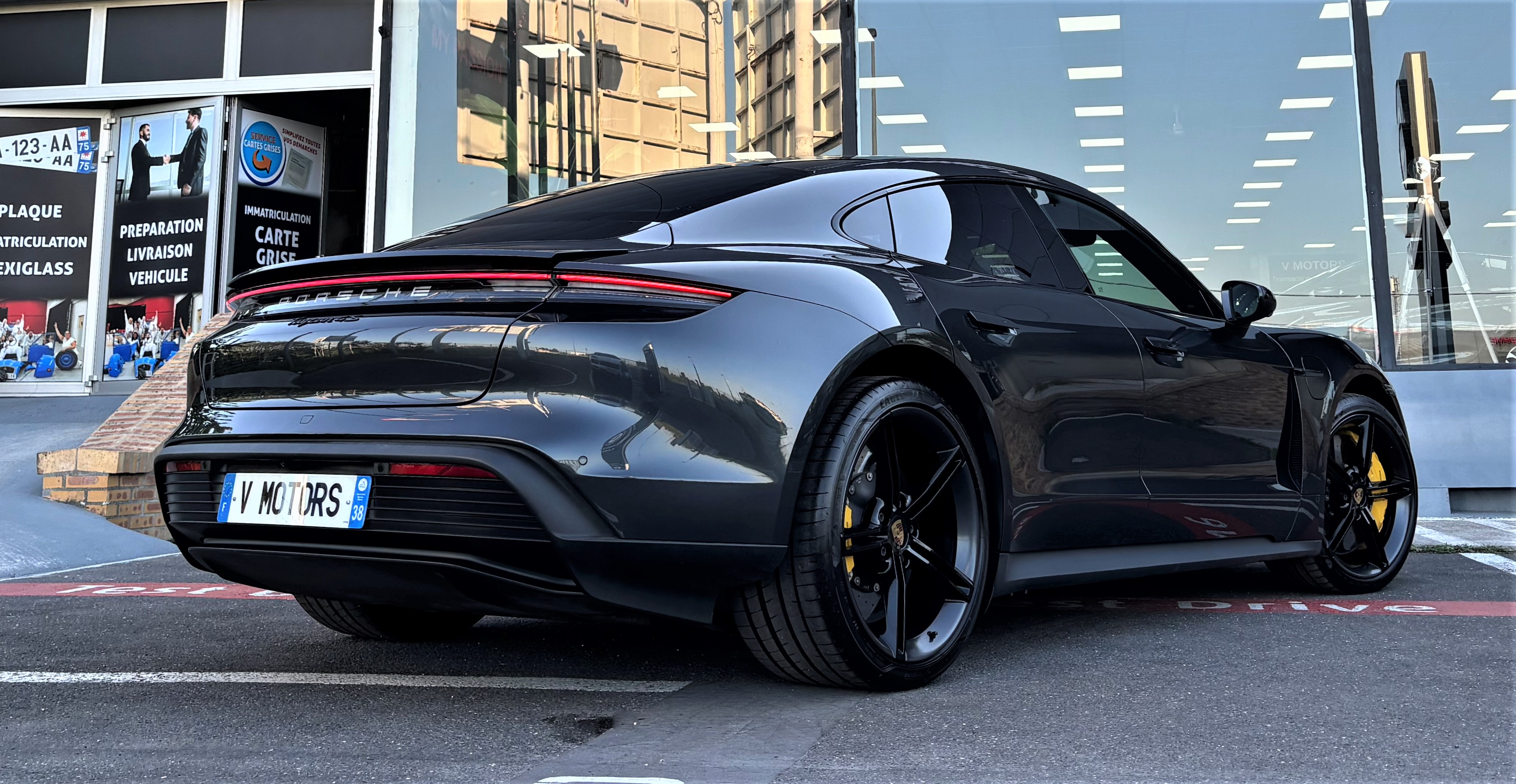 Porsche Taycan 4S Chrono 530 PERFORMANCE Plus Design' Panorama... 1er Main