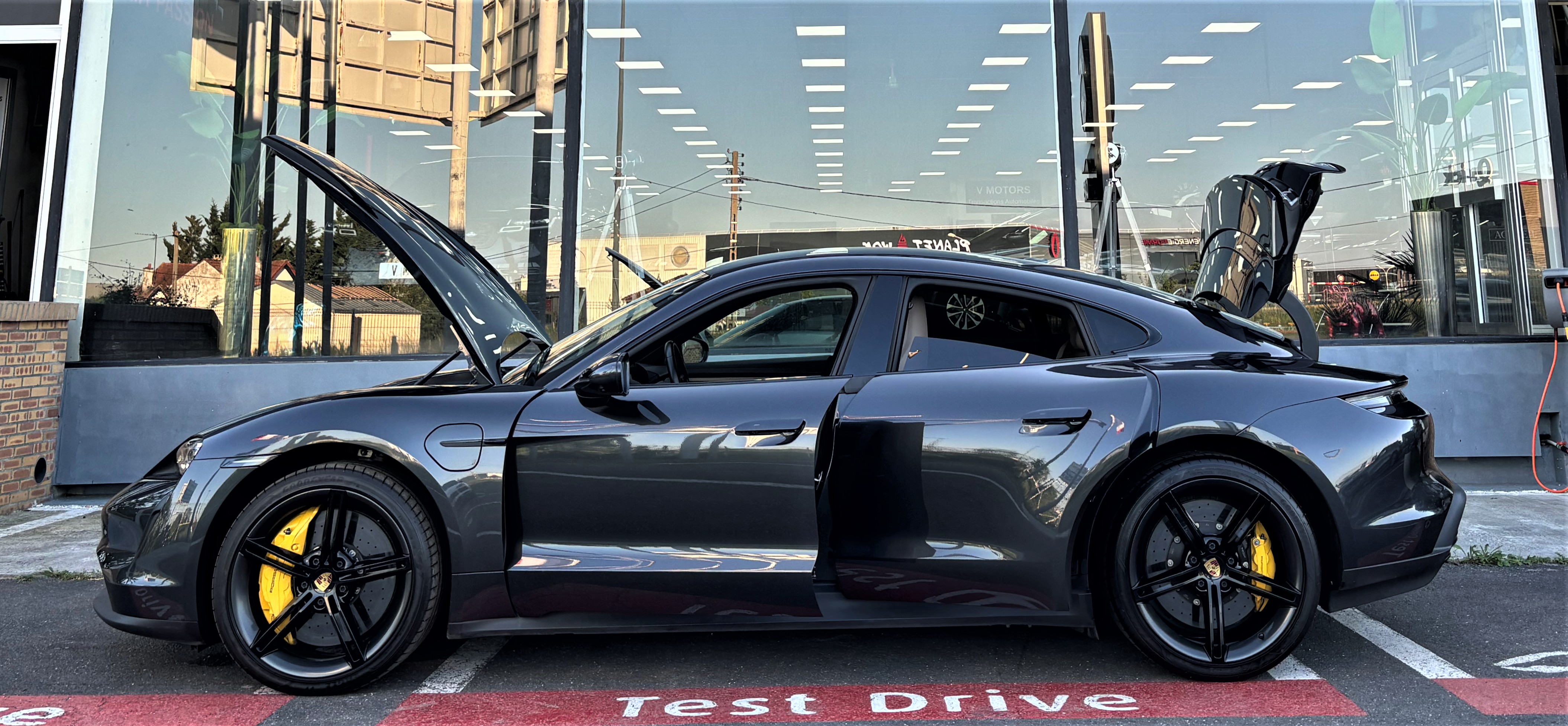 Porsche Taycan 4S Chrono 530 PERFORMANCE Plus Design' Panorama... 1er Main