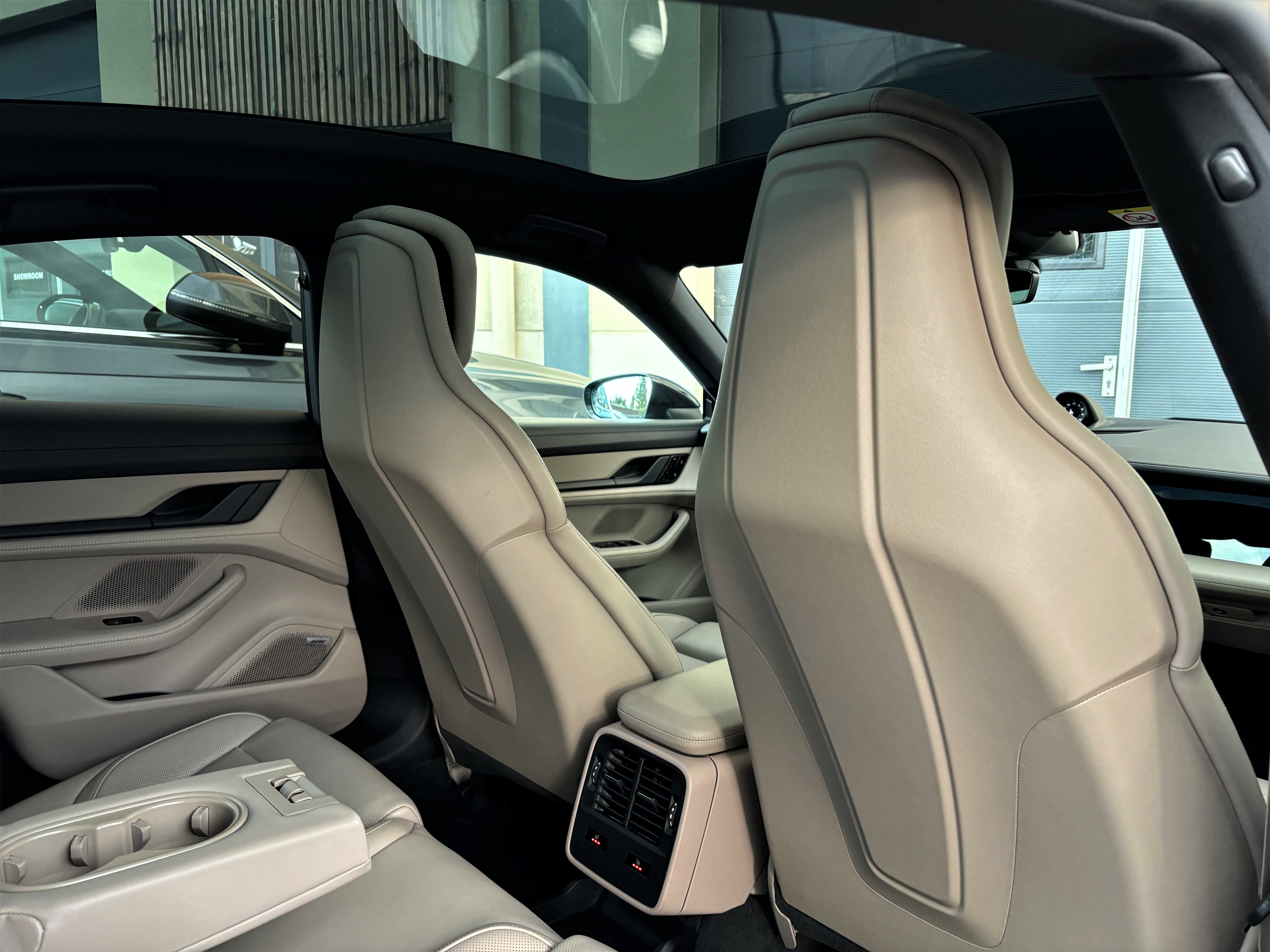 Porsche Taycan 4S Chrono 530 PERFORMANCE Plus Design' Panorama... 1er Main