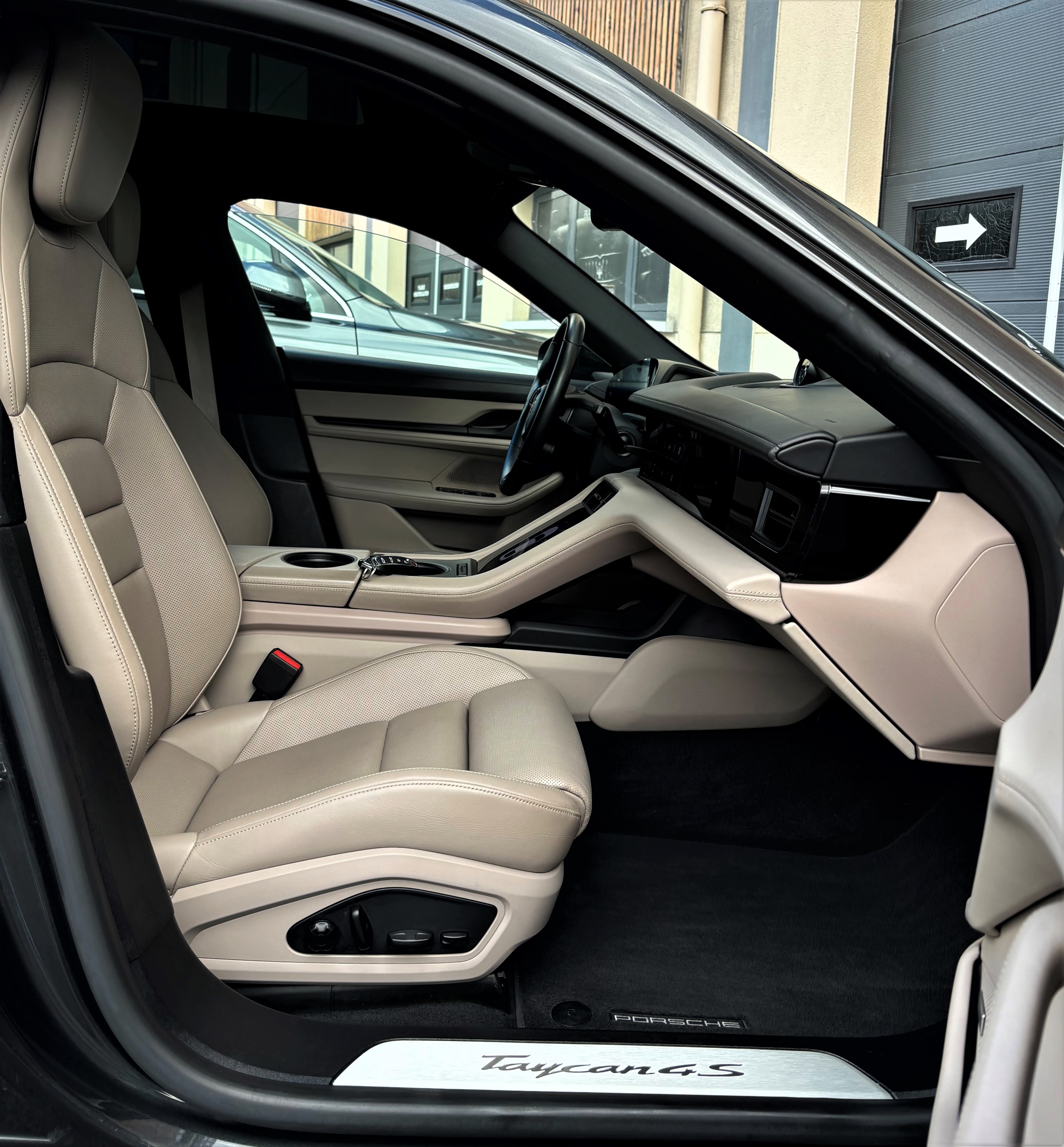 Porsche Taycan 4S Chrono 530 PERFORMANCE Plus Design' Panorama... 1er Main