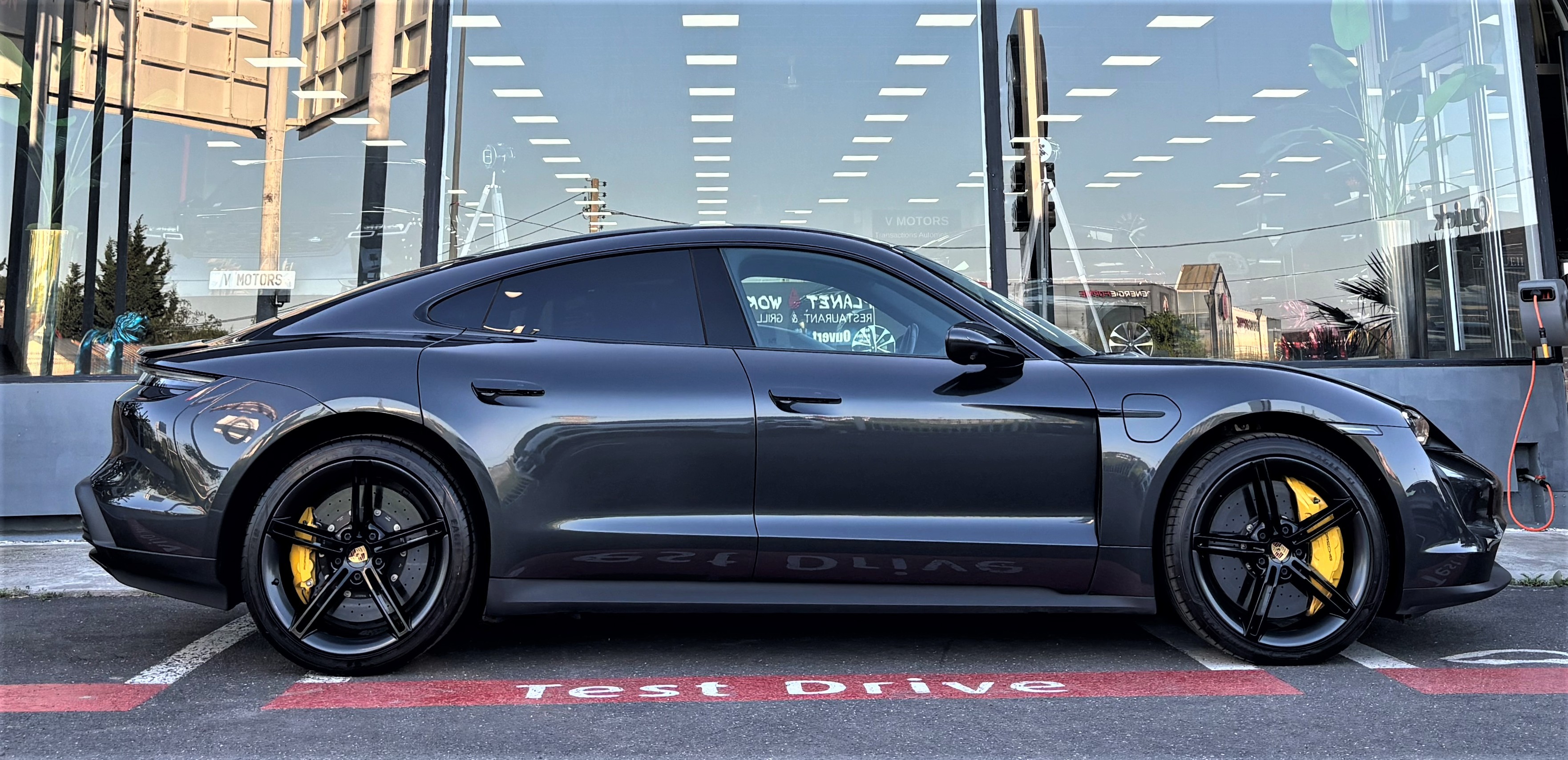 Porsche Taycan 4S Chrono 530 PERFORMANCE Plus Design' Panorama... 1er Main