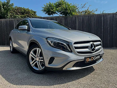 Mercedes-Benz GLA 180 GLA 180 7G-DCT 1steHAND/1MAIN