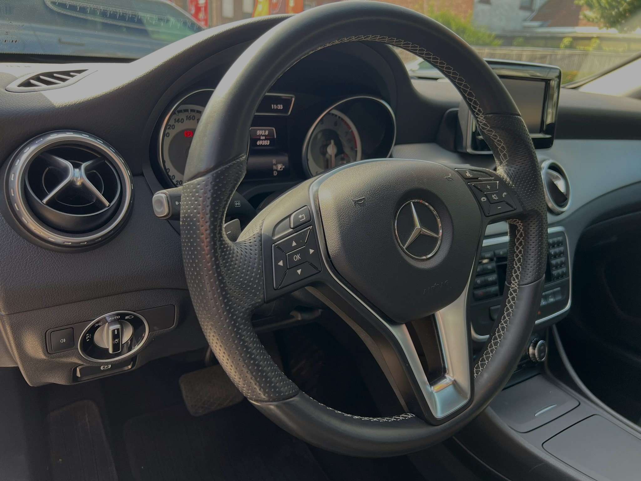 Mercedes-Benz GLA 180 GLA 180 7G-DCT 1steHAND/1MAIN