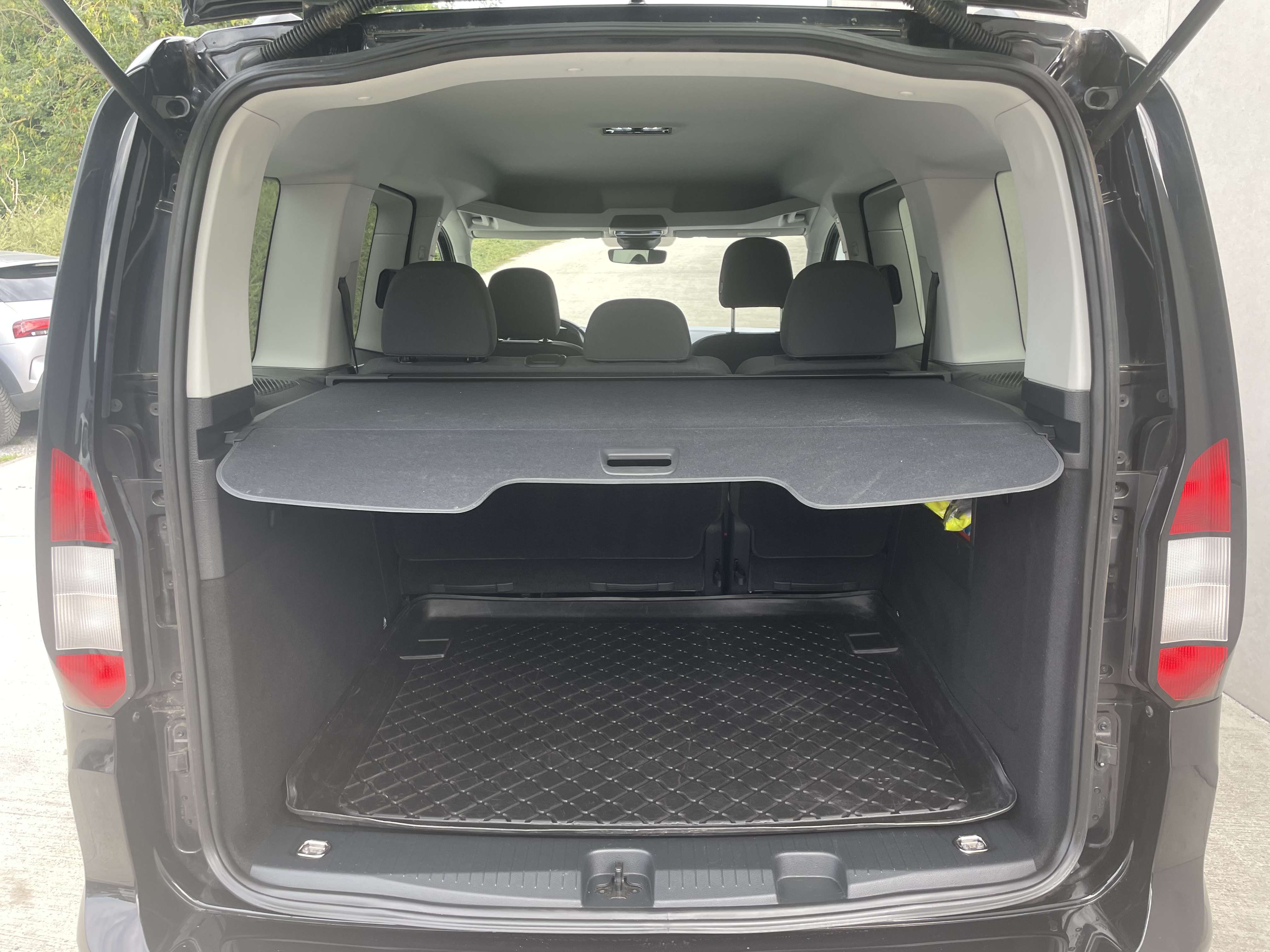 Ford Tourneo Connect 2.0 TDCi Trend/RADAR AV ET ARR/CLIM/GPS/CRUISE