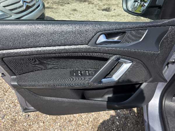 Peugeot 308 (2) 1.6 E-HDI 115 FAP FELINE