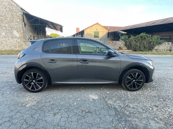 Peugeot 208 PEUGEOT 208 II 130 S&S GT PACK EAT8 TOIT PANO FULL 2022