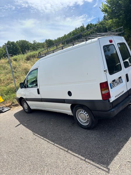 Peugeot Expert II FOURGON TOLE STANDARD 220C 1.9 D