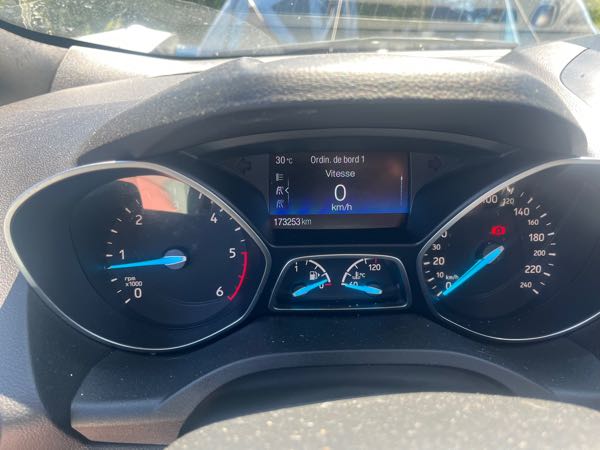 Ford Kuga II (2) 2.0 TDCI 150 S&amp;S 4X2 ST LINE