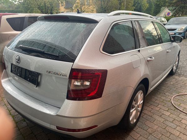 Skoda Octavia III (2) COMBI 1.0 TSI 116 BUSINESS
