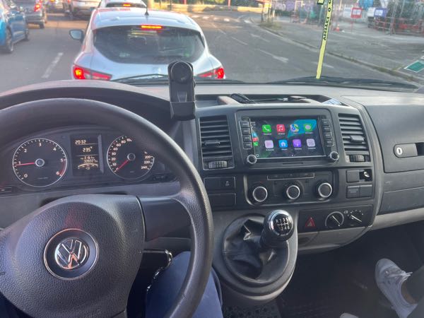 Volkswagen T5 Bonjour, je mets en vente mon T5 de 2010 avec sa motorisati