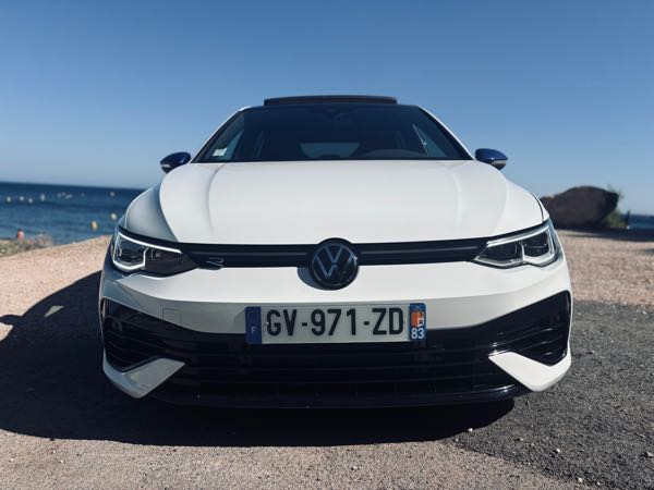 Volkswagen Golf Golf 8 R 2.0l tsi 320ch DSG7 + SUIVI VW + TOIT OUVRANT