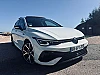 Volkswagen Golf Golf 8 R 2.0l tsi 320ch DSG7 + SUIVI VW + TOIT OUVRANT thumbnail