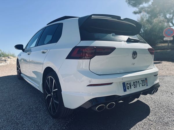 Volkswagen Golf Golf 8 R 2.0l tsi 320ch DSG7 + SUIVI VW + TOIT OUVRANT