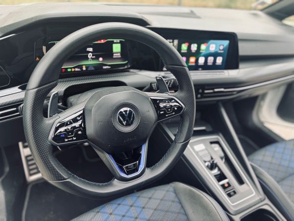 Volkswagen Golf Golf 8 R 2.0l tsi 320ch DSG7 + SUIVI VW + TOIT OUVRANT