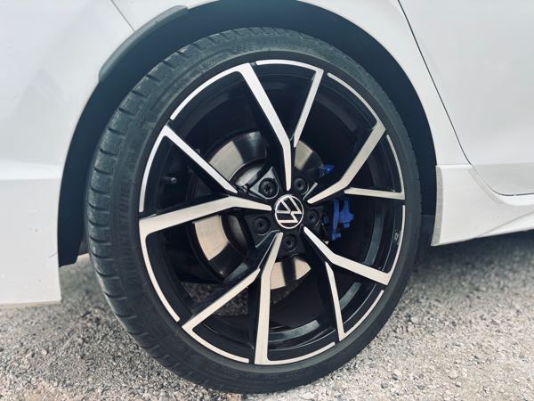 Volkswagen Golf Golf 8 R 2.0l tsi 320ch DSG7 + SUIVI VW + TOIT OUVRANT