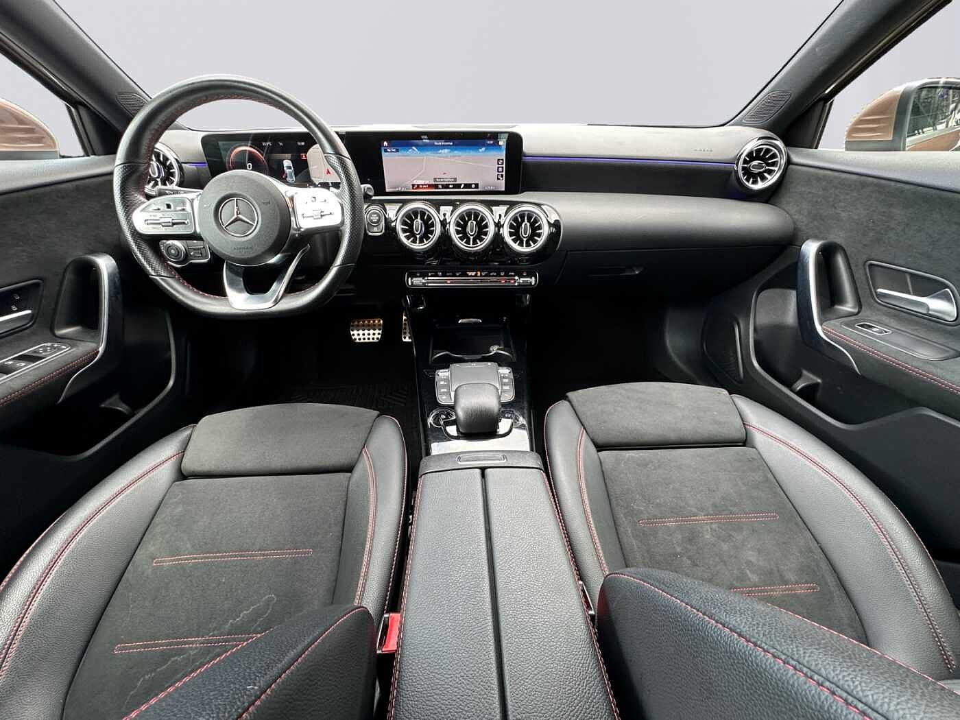 Mercedes-Benz A 180  d AMG Line