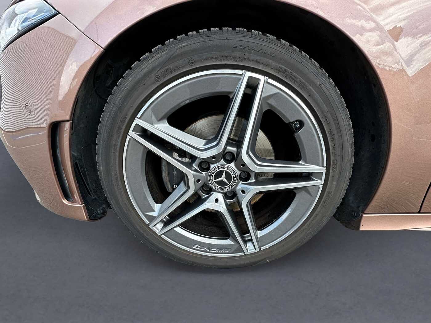 Mercedes-Benz A 180  d AMG Line
