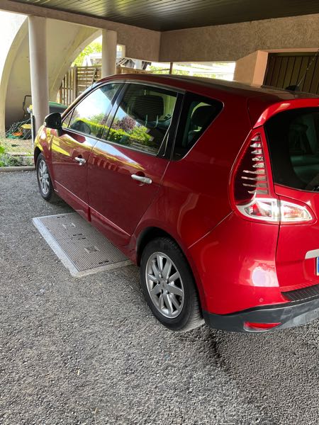 Renault Scenic III (2) 1.5 DCI 110 FAP DYNAMIQUE