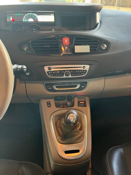 Renault Scenic III (2) 1.5 DCI 110 FAP DYNAMIQUE