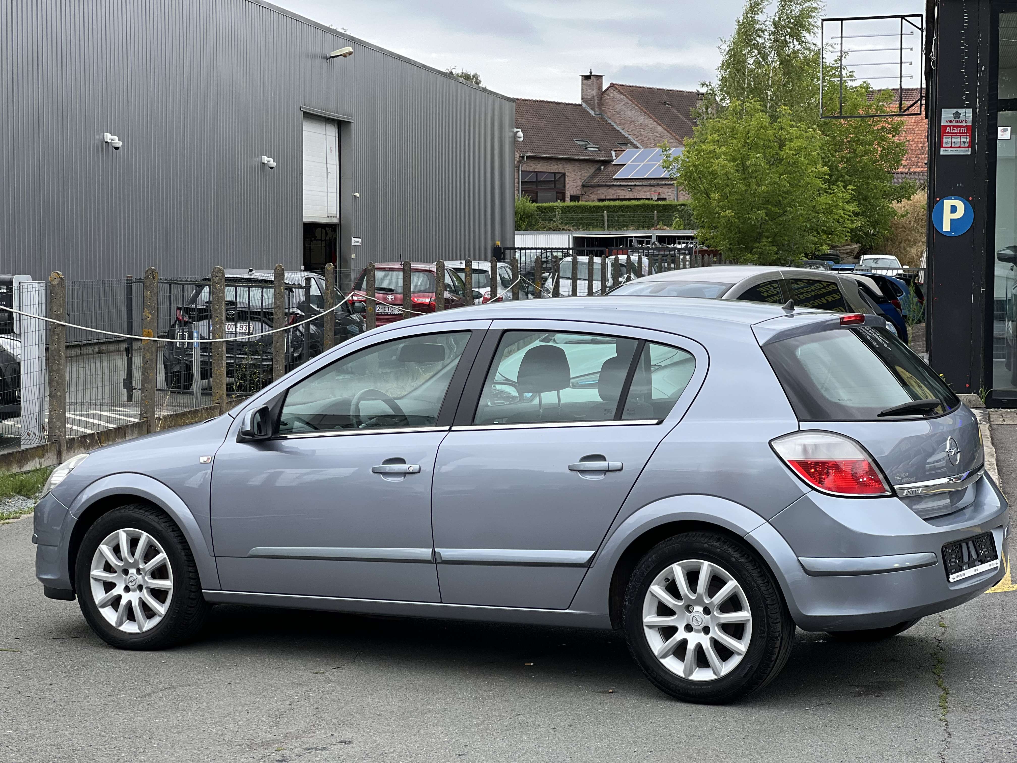 Opel Astra 1.6i 16v Elegance*boîte auto*CLIMA*JANTES*G 12M