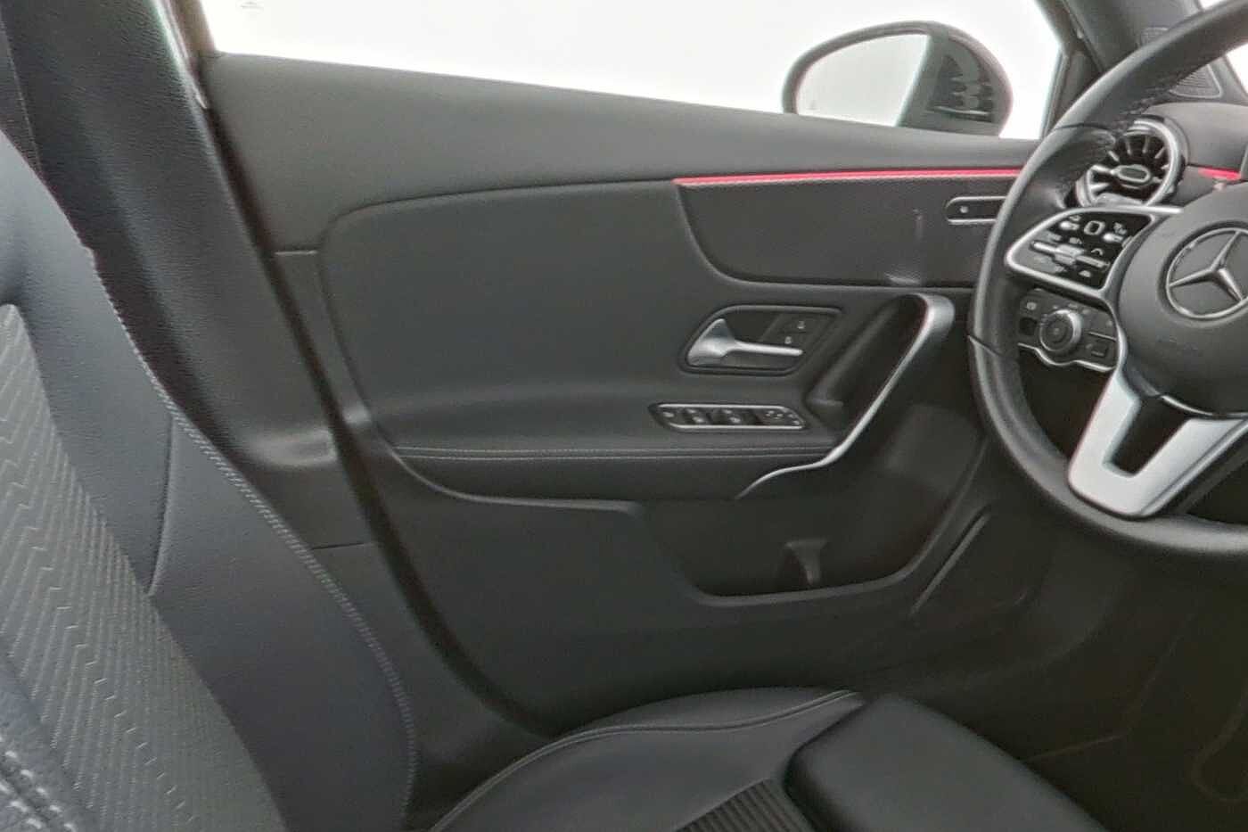 Mercedes-Benz A 180  ...