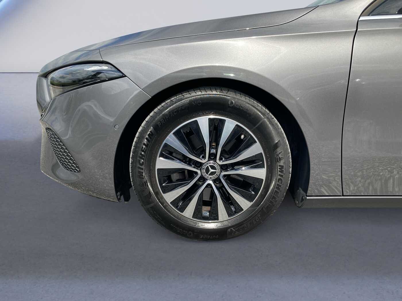 Mercedes-Benz A 180  ...