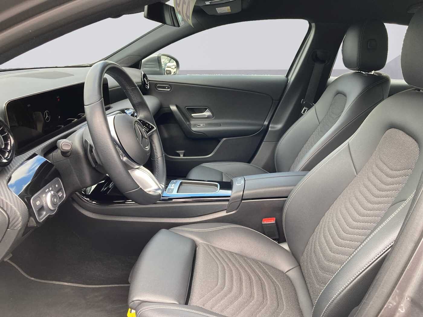Mercedes-Benz A 180  ...