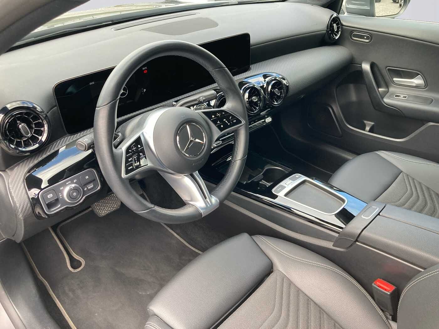 Mercedes-Benz A 180  ...