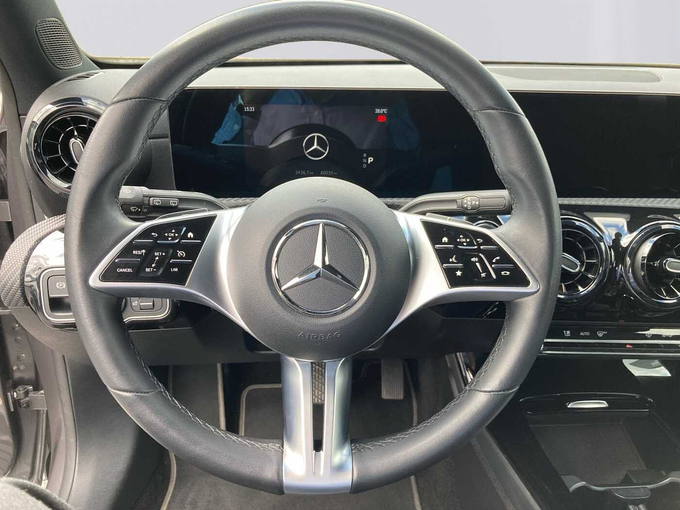 Mercedes-Benz A 180  ...