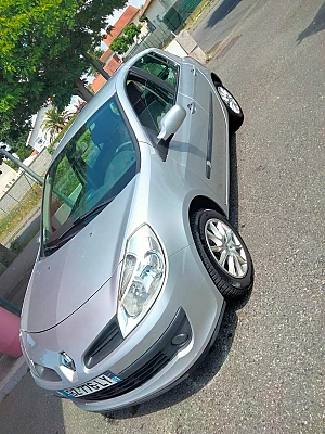 Renault Clio III 1.2 TCE 100 PRIVILEGE 5P