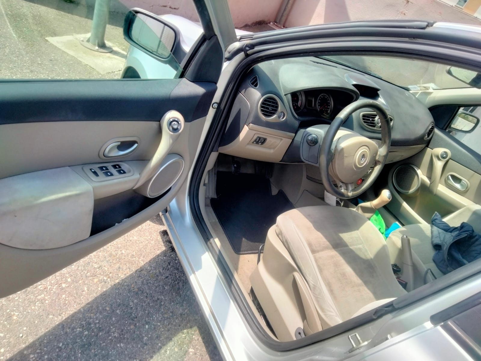 Renault Clio III 1.2 TCE 100 PRIVILEGE 5P