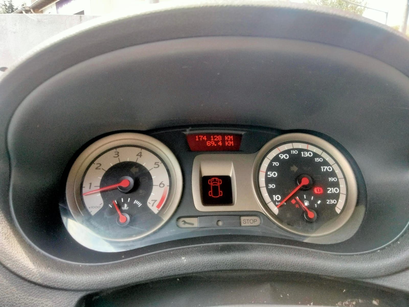 Renault Clio III 1.2 TCE 100 PRIVILEGE 5P