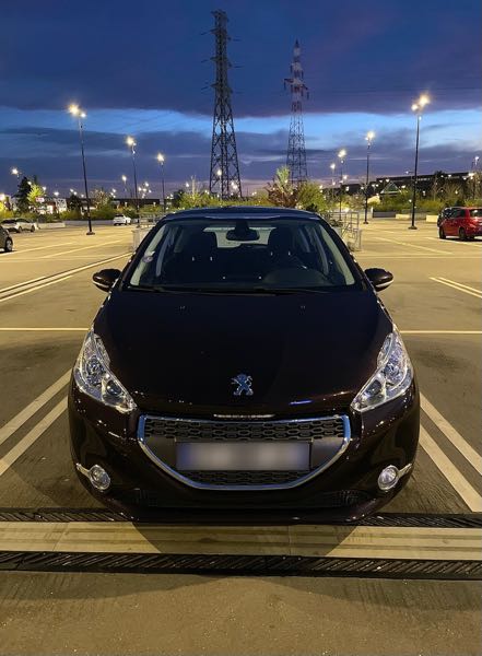 Peugeot 208 Peugeot 208 Feline 1.4Vti 95Ch Ecran Tactile *Full Options