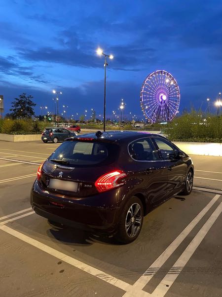 Peugeot 208 Peugeot 208 Feline 1.4Vti 95Ch Ecran Tactile *Full Options