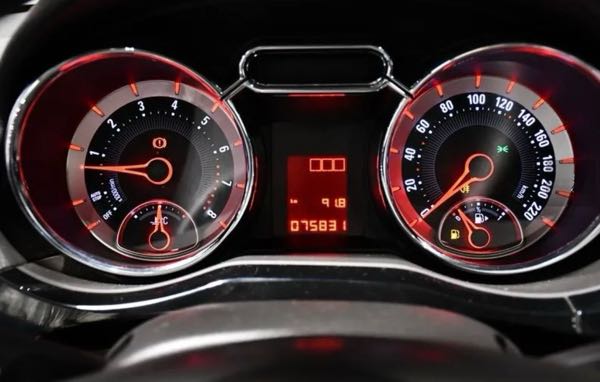 Opel Adam 1.4 87 GLAM