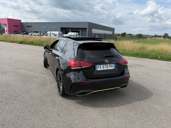 Mercedes-Benz Classe A IV BERLINE 180 D AMG LINE 7G-DCT