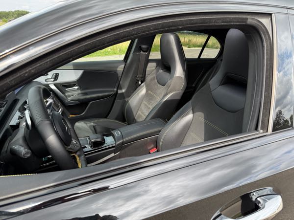 Mercedes-Benz Classe A IV BERLINE 180 D AMG LINE 7G-DCT