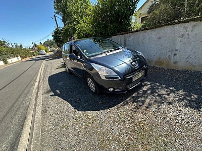Peugeot 5008 1.6 HDI 110 FAP PREMIUM PACK BV6 7PL