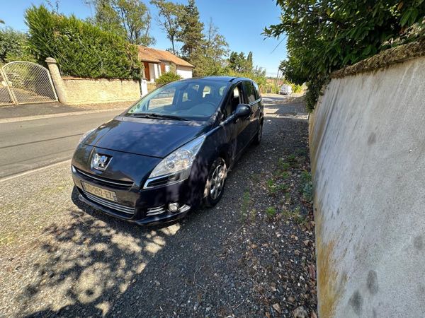 Peugeot 5008 1.6 HDI 110 FAP PREMIUM PACK BV6 7PL