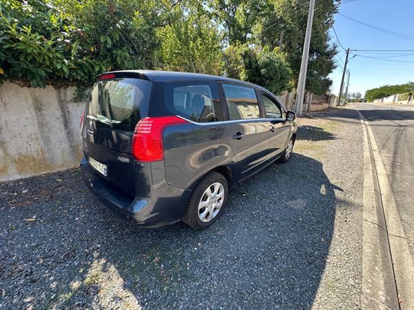 Peugeot 5008 1.6 HDI 110 FAP PREMIUM PACK BV6 7PL