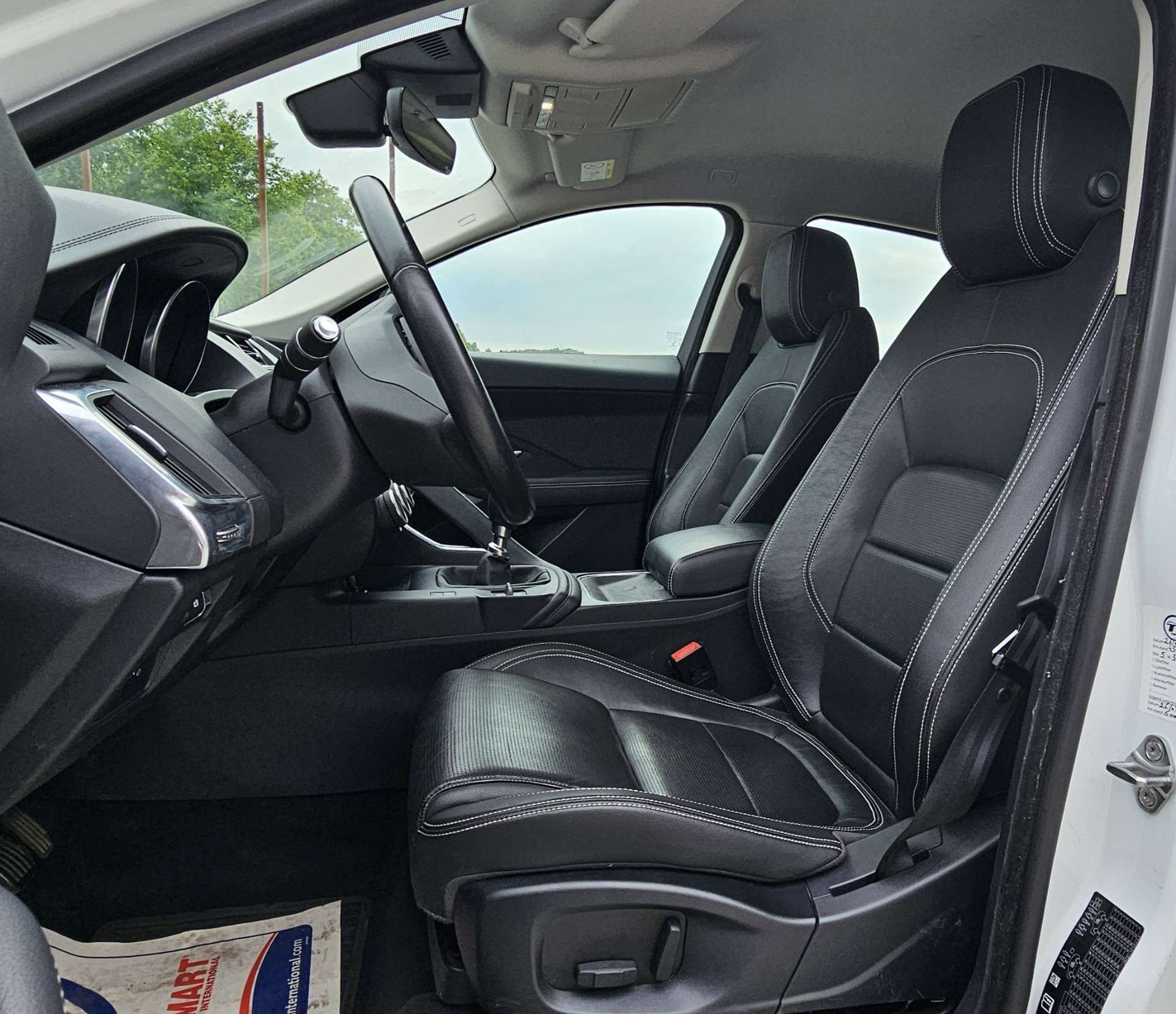 Jaguar E-Pace E-Pace 2.0 D AWD S - FULL