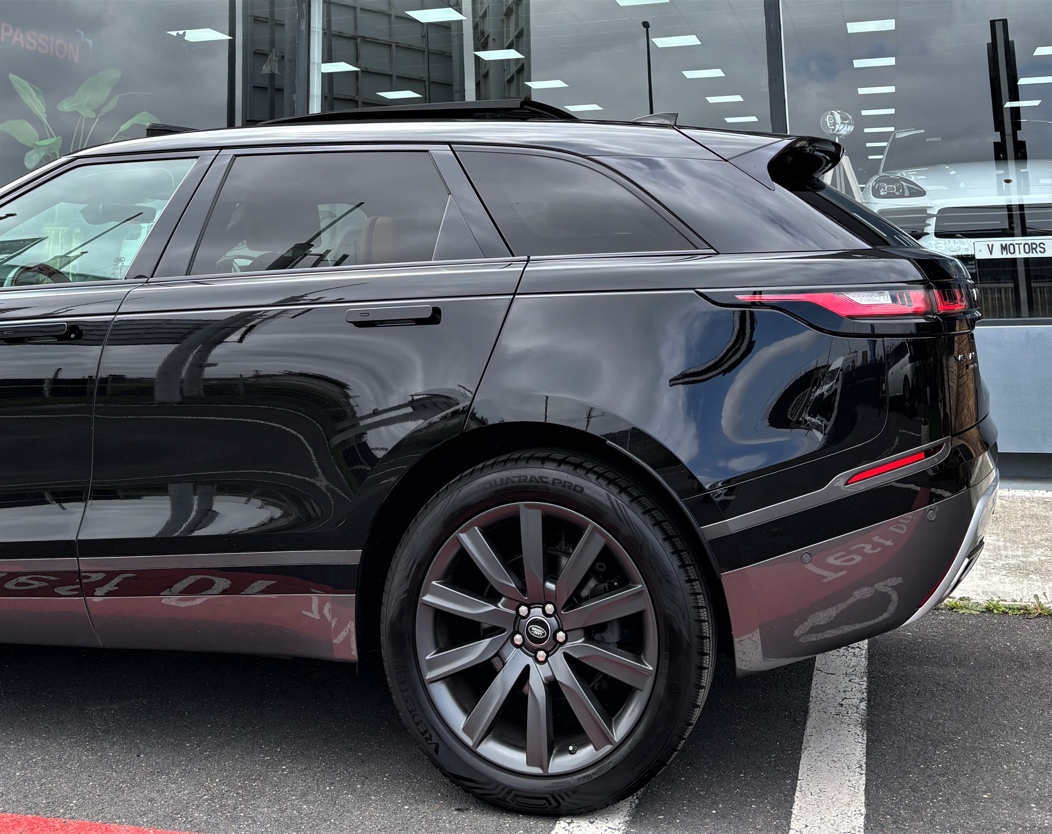 Land Rover Range Rover Velar D300 3.0 V6 R-DYNAMIC HSE 300 PERF HUD Pano Massage 1er Main