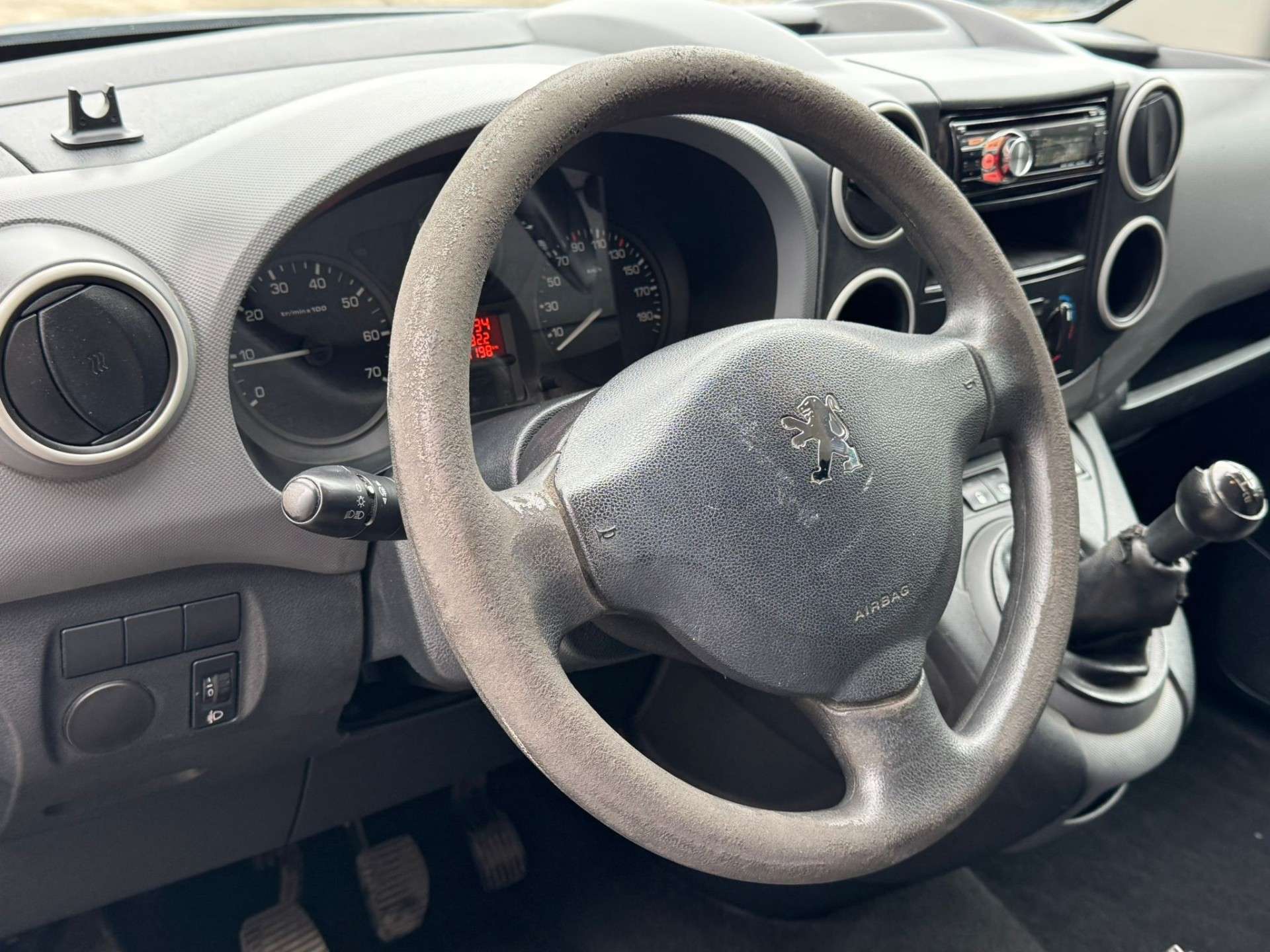 Peugeot Partner // 1.6 HDI // GALERIE DE TOIT // PETIT PRIX