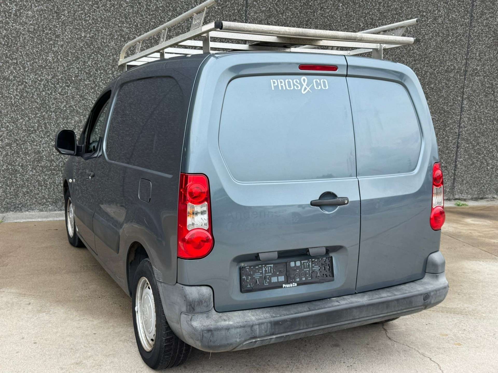 Peugeot Partner // 1.6 HDI // GALERIE DE TOIT // PETIT PRIX